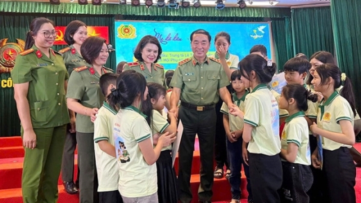 Phụ nữ CAND tiên phong gương mẫu cùng lực lượng CAND vững bước tiến vào kỷ nguyên mới